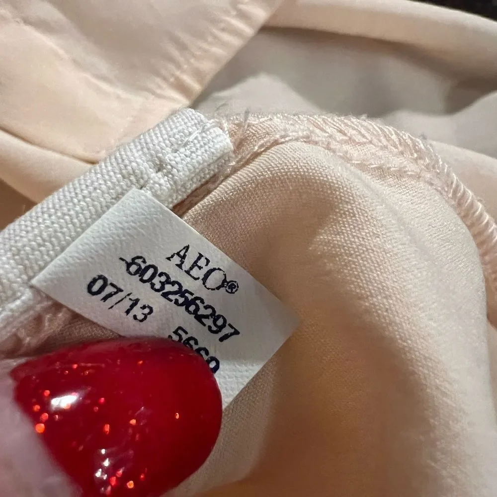 American Eagle size M peach western style button down blouse